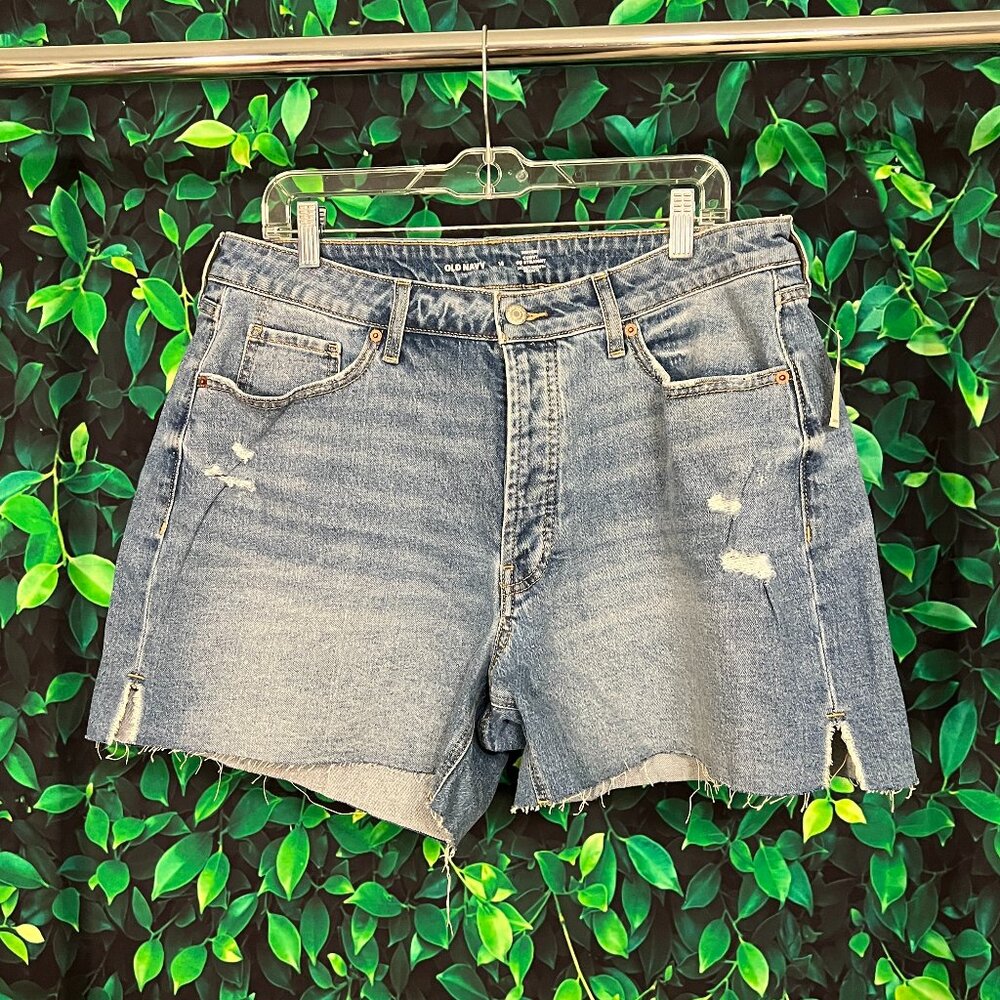 NWT Old Navy High-Rise Curvy OG Straight Jean Shorts (16)